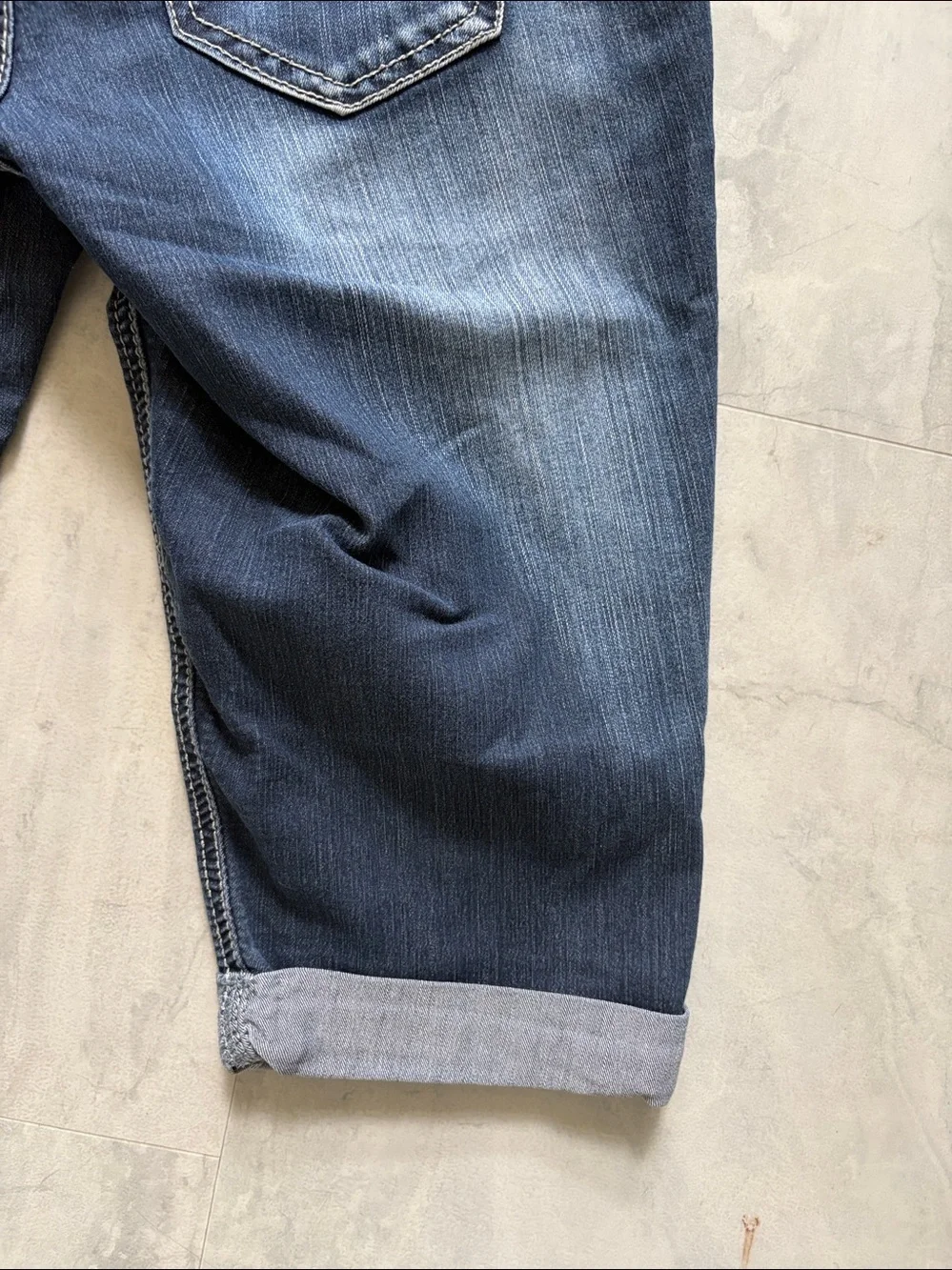 Soundgirl   Bermuda shorts Capri Jean shorts Blue denim Stretch  with fading EUC